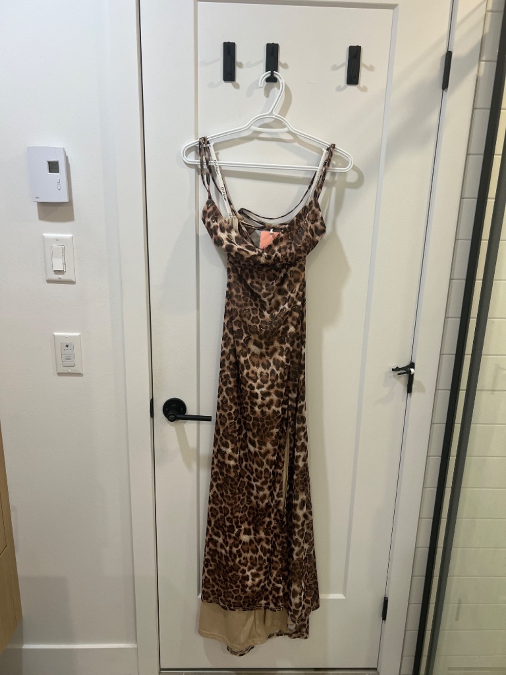 Maxi Leopard Print Dress (Size L) - Picture 3 of 10